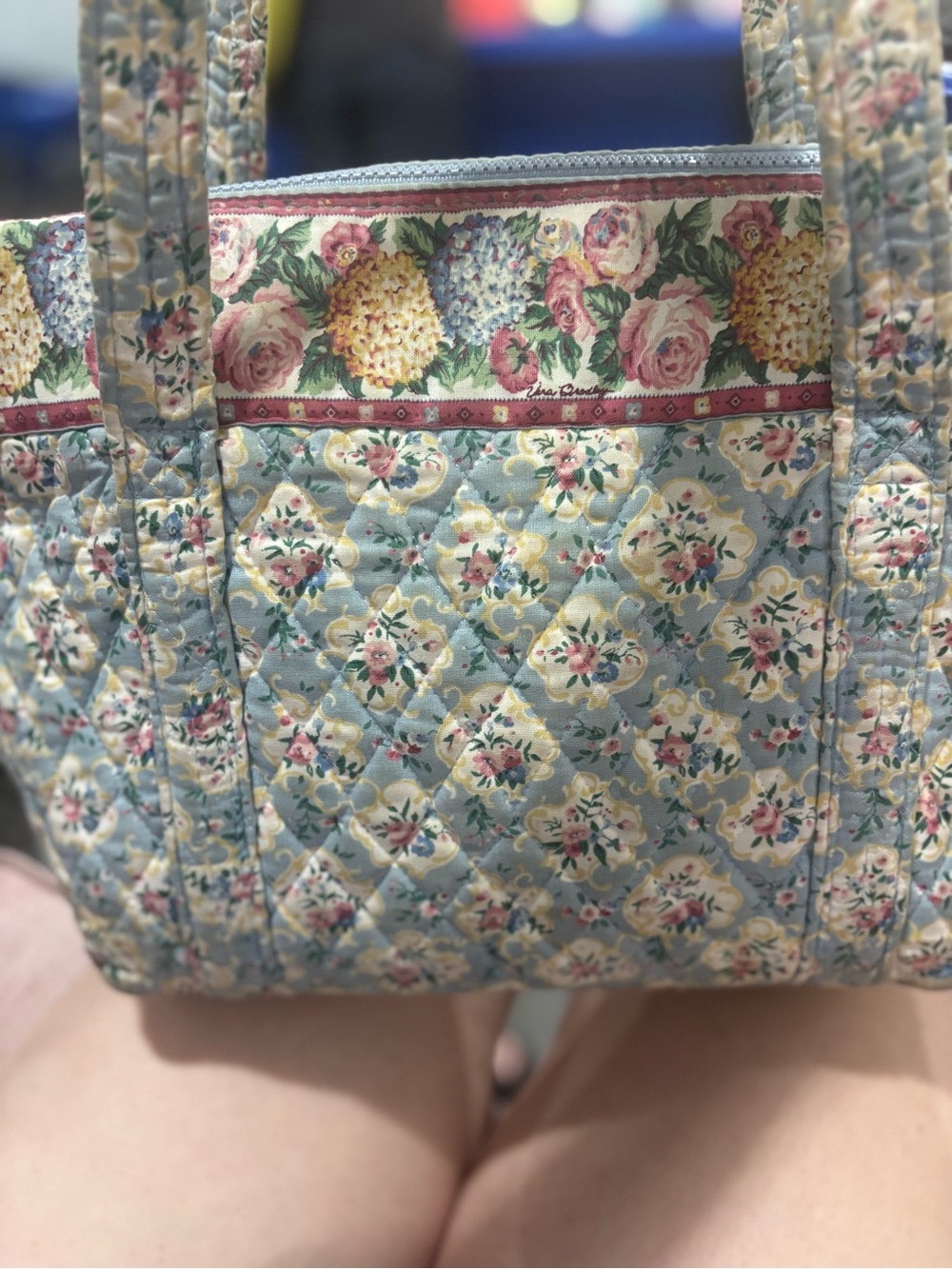 vintage quilted cotton Vera Bradley tote bag in a floral pattern - Picture 3 of 5